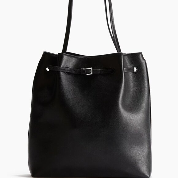 🚨 BLACK H&M TOTE W/ BELT BUCKLE DETAIL! - Picture 1 of 3